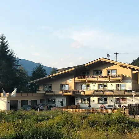 Amadeus Zillertal Tirol Ξενοδοχείο *