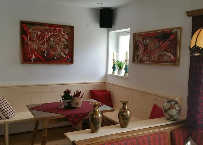 Amadeus Zillertal Tirol Hotel *